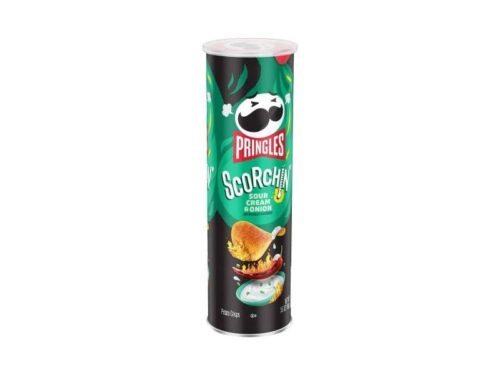 Pringles Scorchin Sour Cream & Onion Potato Crisps (5.5 oz)