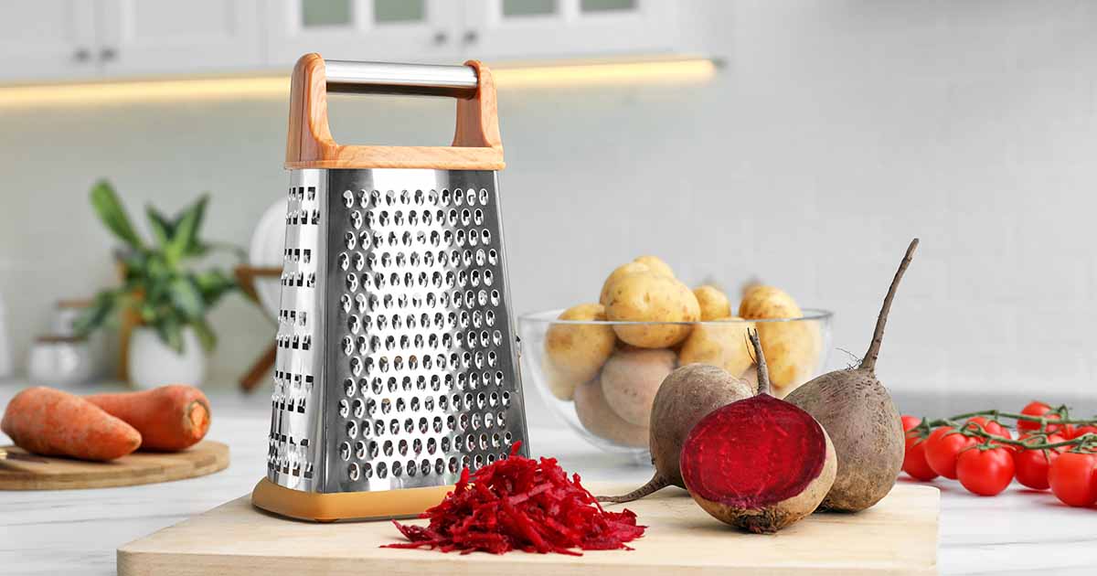 COOKING BASICS GRATER AND KNIF