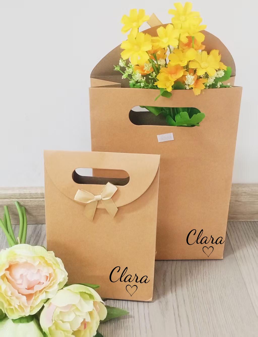 FAMILY MAID GIFT BAG MEDIUM 12.6INX10.23